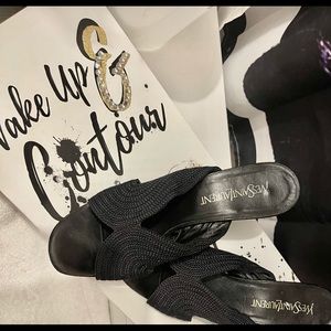 Yves Saint Laurent sandal size 10